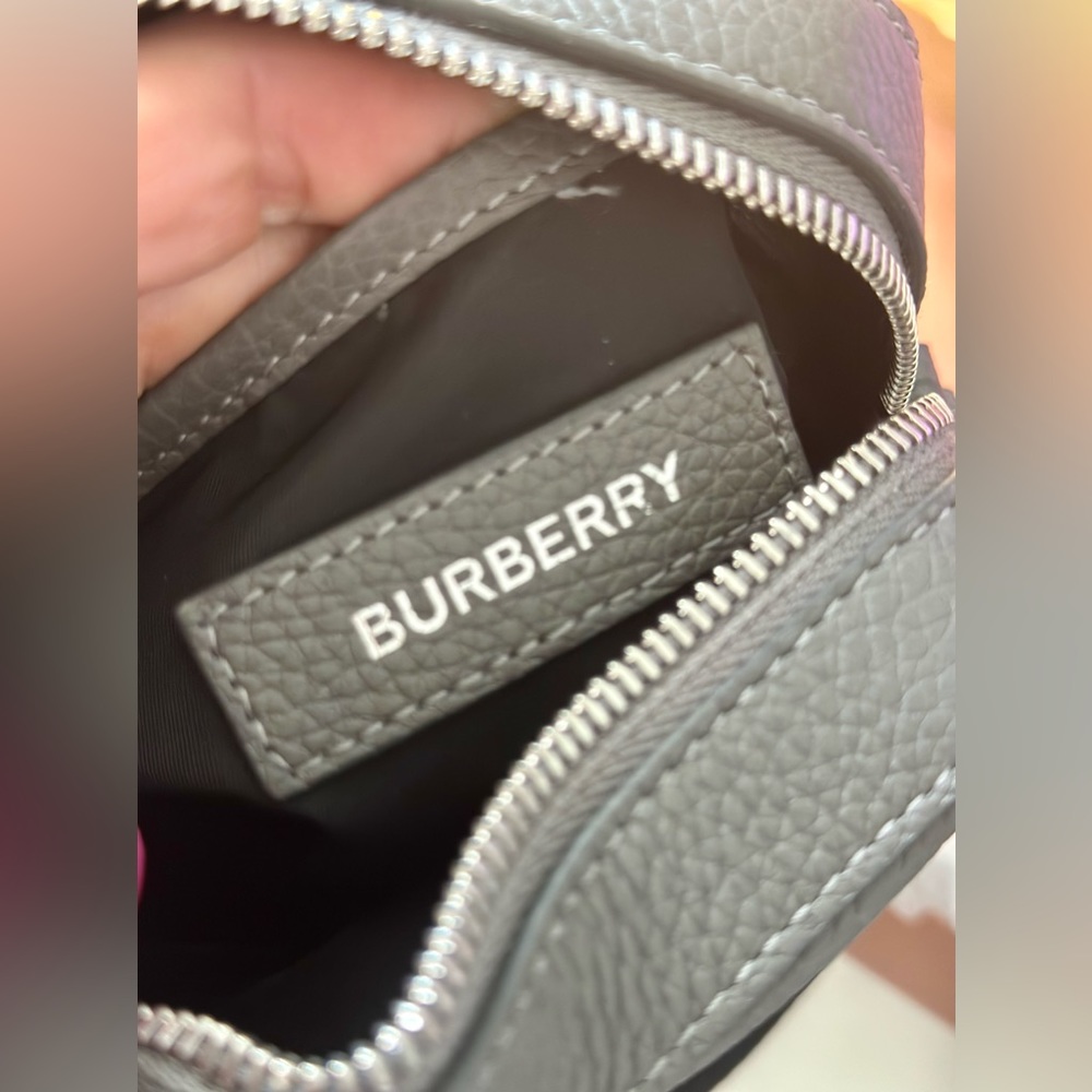 🎁 CUSTOMER APPRECIATION GIFT  Burberry Thornton Small Gray Bag ✨Unisex - Picture 6 of 13